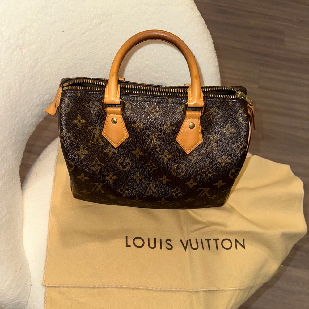 Louis Vuitton Speedy 25 Monogram